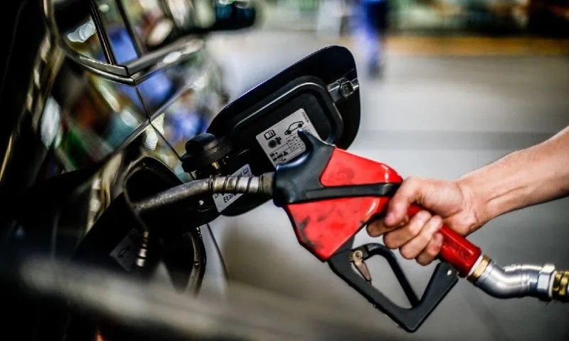 Nova lei aumenta penas para furto e roubo de combustíveis no país