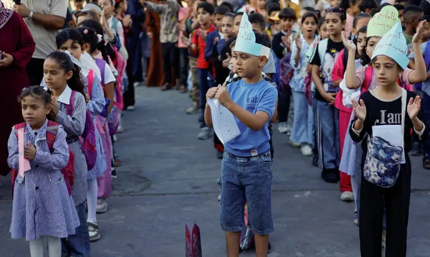 Alunos retomam aulas presenciais em Gaza após quase três anos
