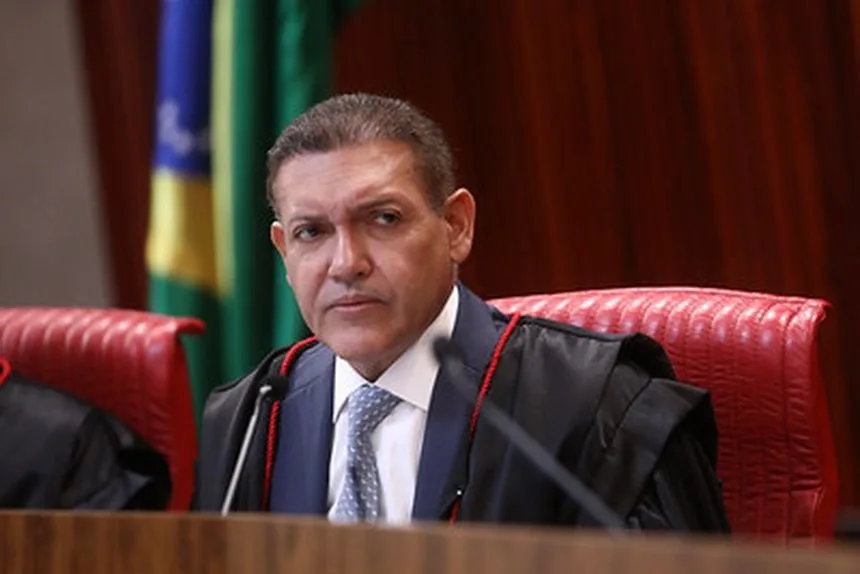 Nunes Marques avalia votar em processo contra Mendonça no caso Master