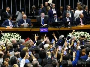 O que é a proposta de fim da escala 6 por 1 e o debate sobre sua votação